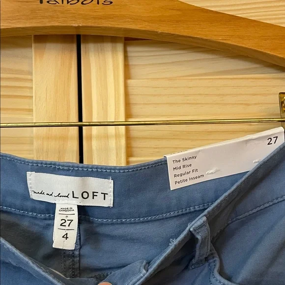 NWT LOFT Women's Straight Leg Blue Jeans - Picture 2 of 9